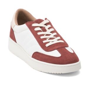 NIB rusty red Blondo Kamari lace up sneakers 8M